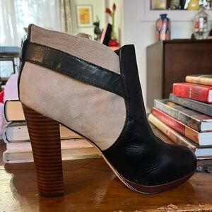 Sam Edelman Lulu- Black and Almond colorblock ankle booties